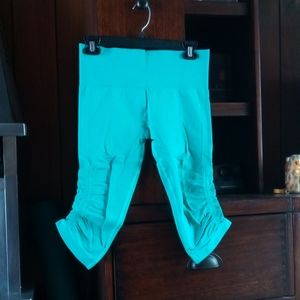 Lululemon In the Flow cropped leggings